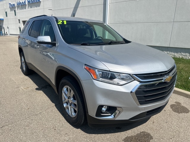 Used 2021 Chevrolet Traverse 1LT with VIN 1GNERGKW2MJ125305 for sale in Anderson, IN