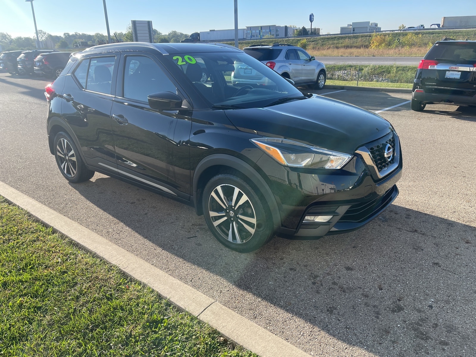 2020 Nissan Kicks SR