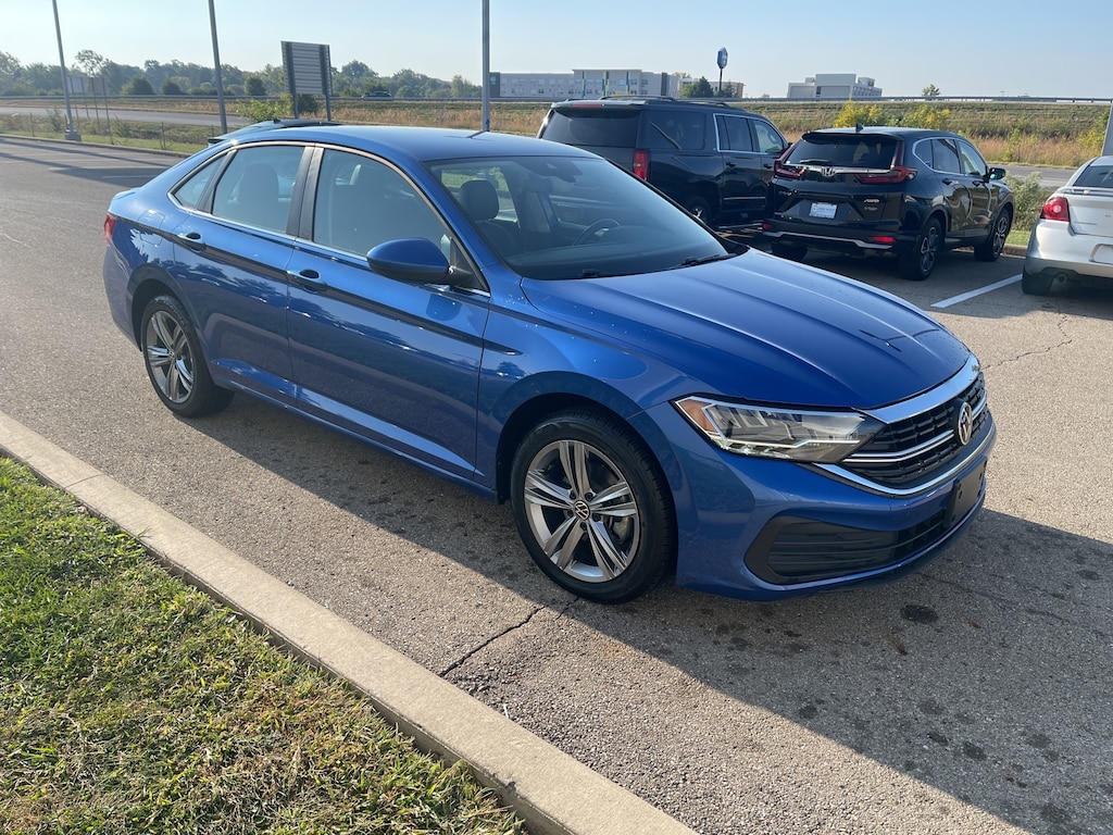 Used 2024 Volkswagen Jetta 1.5T SE Sedan