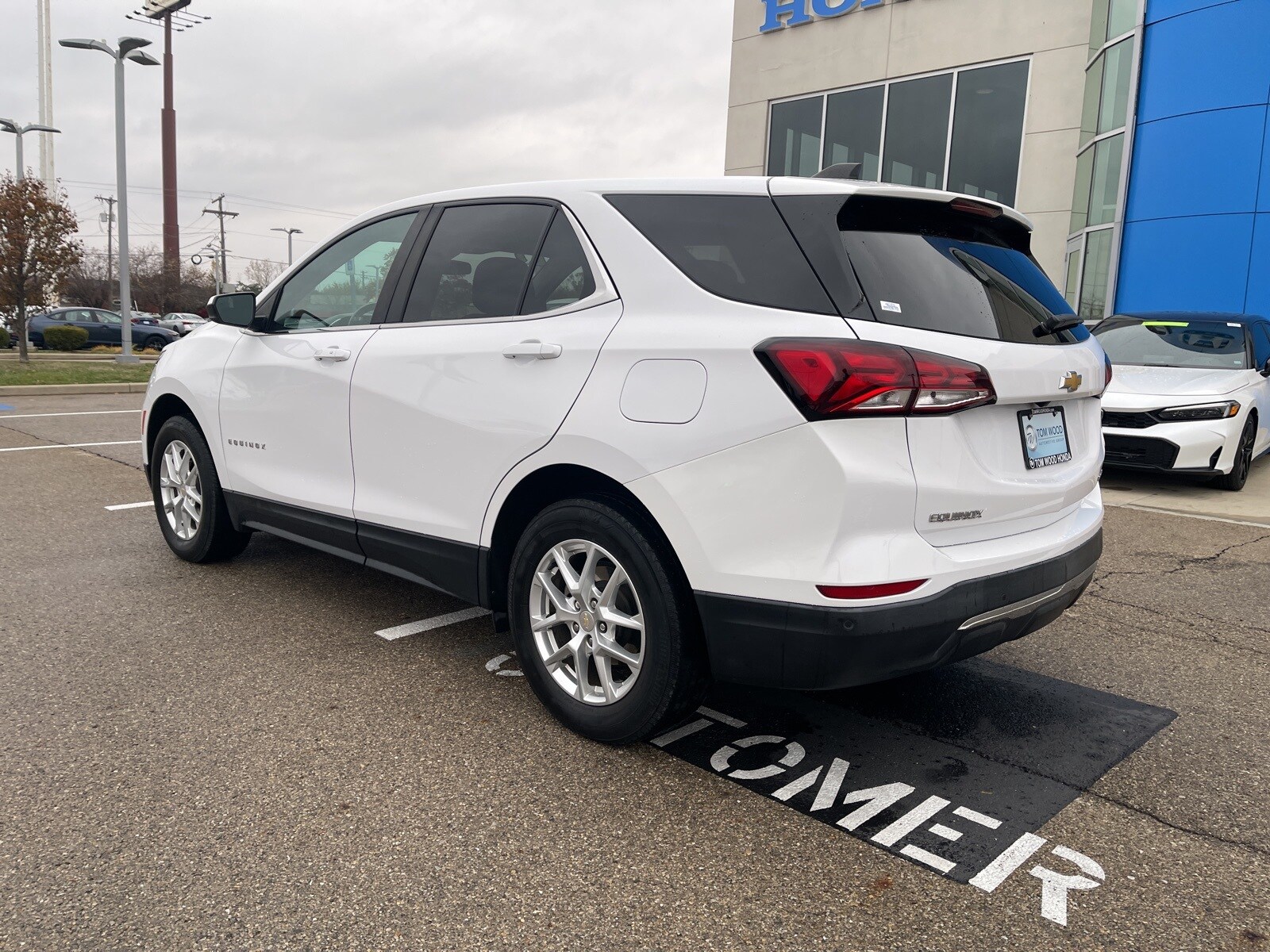 2022 Chevrolet Equinox LT photo 3