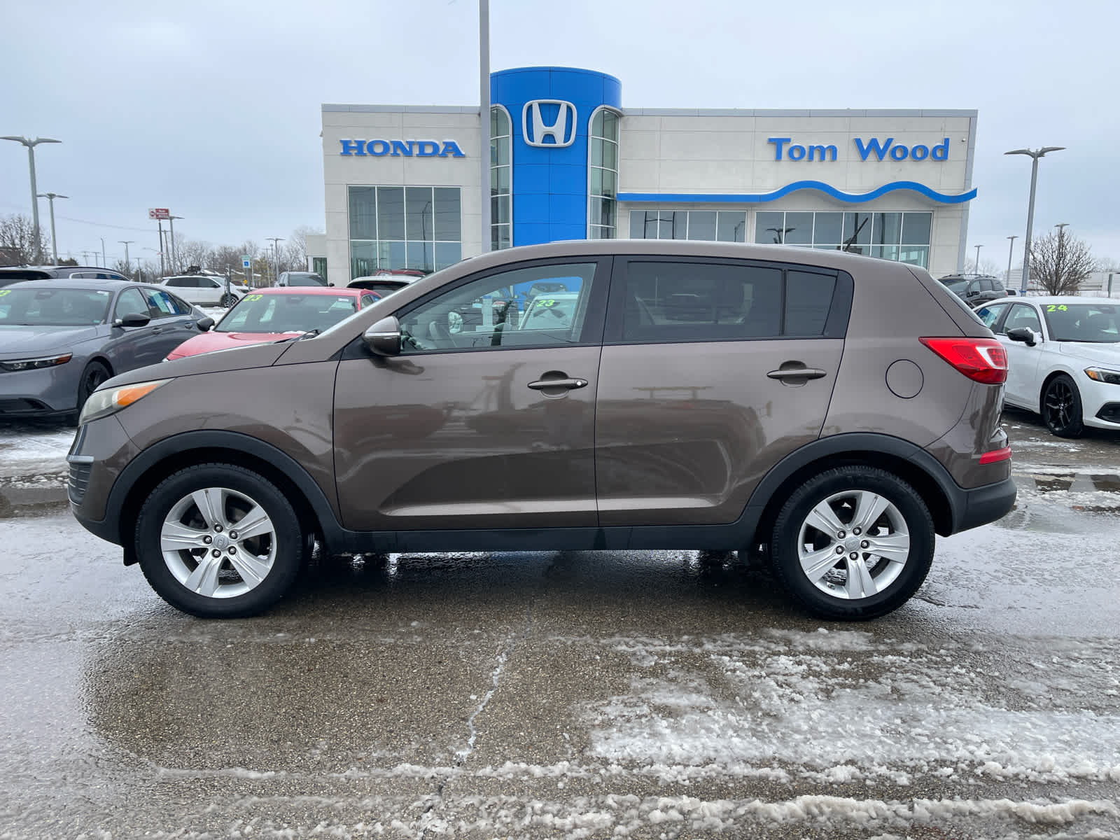 Used 2011 Kia Sportage LX with VIN KNDPB3A23B7116619 for sale in Anderson, IN