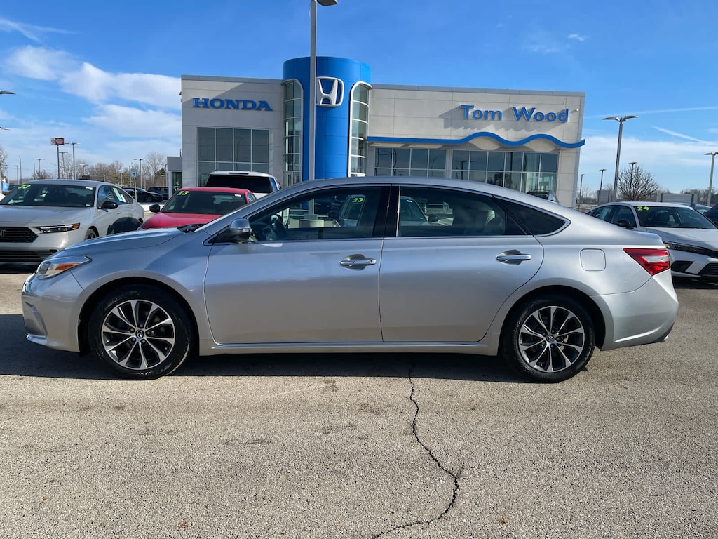 Used 2016 Toyota Avalon XLE Premium Sedan