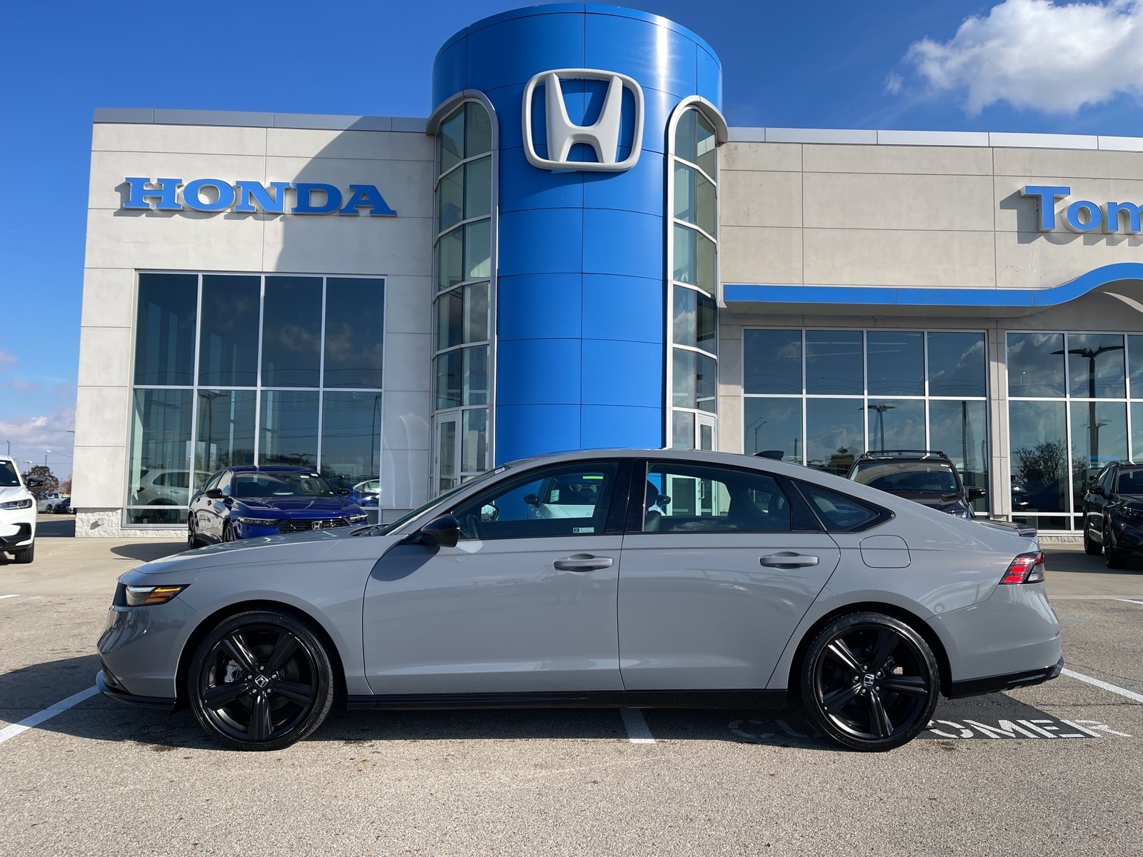 Used 2023 Honda Accord Hybrid Sport-L with VIN 1HGCY2F70PA044009 for sale in Northfield, Minnesota