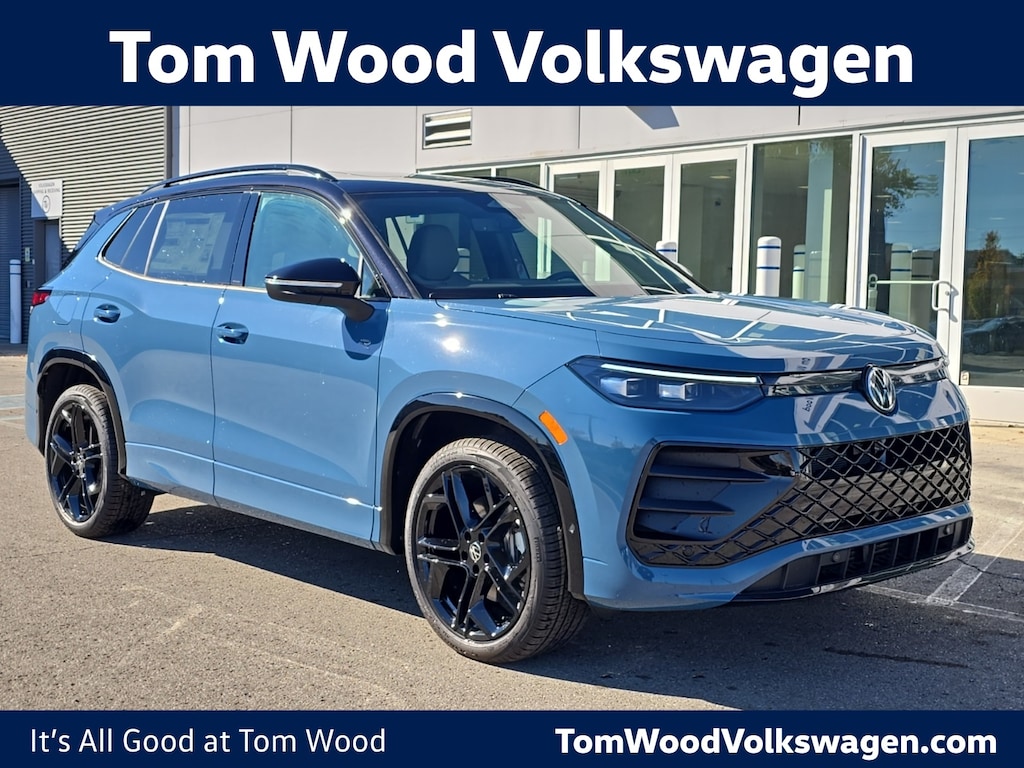 New 2025 Volkswagen Tiguan 2.0T SE R-Line Black SUV