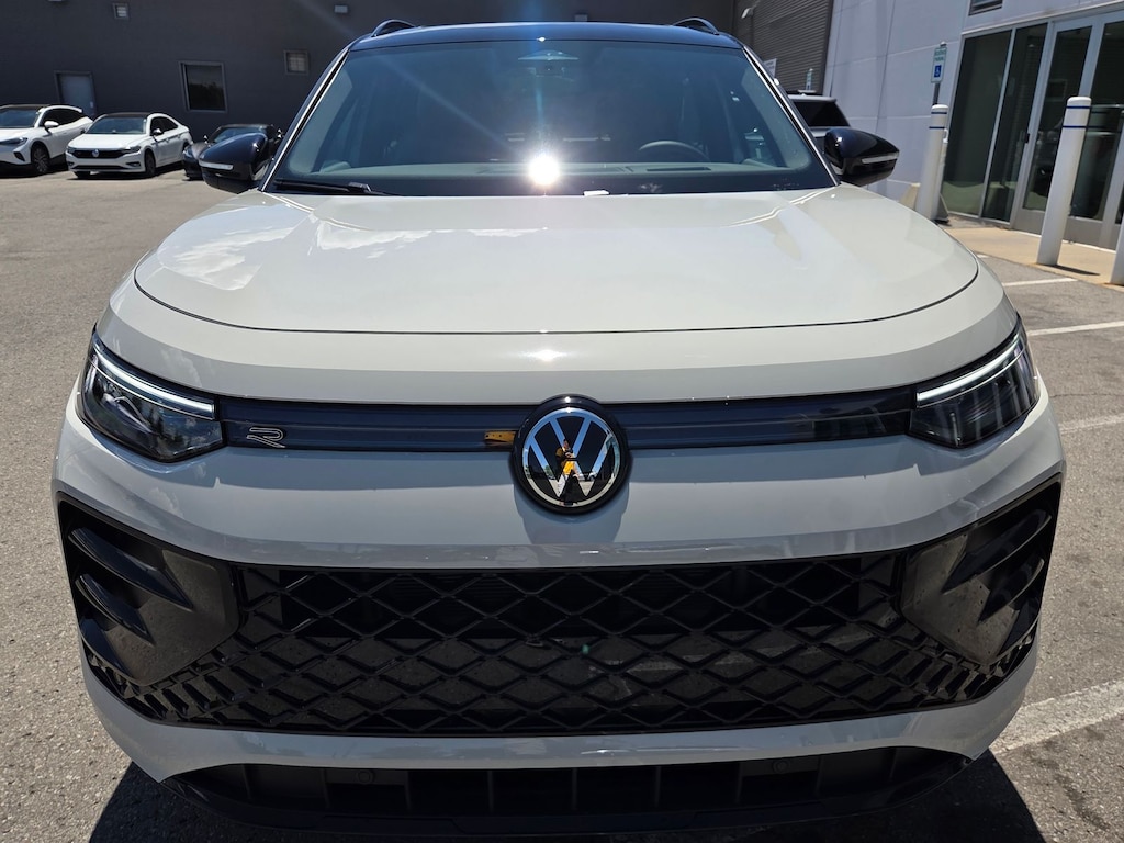 New 2026 Volkswagen Tiguan 2.0T SE R-Line Black SUV