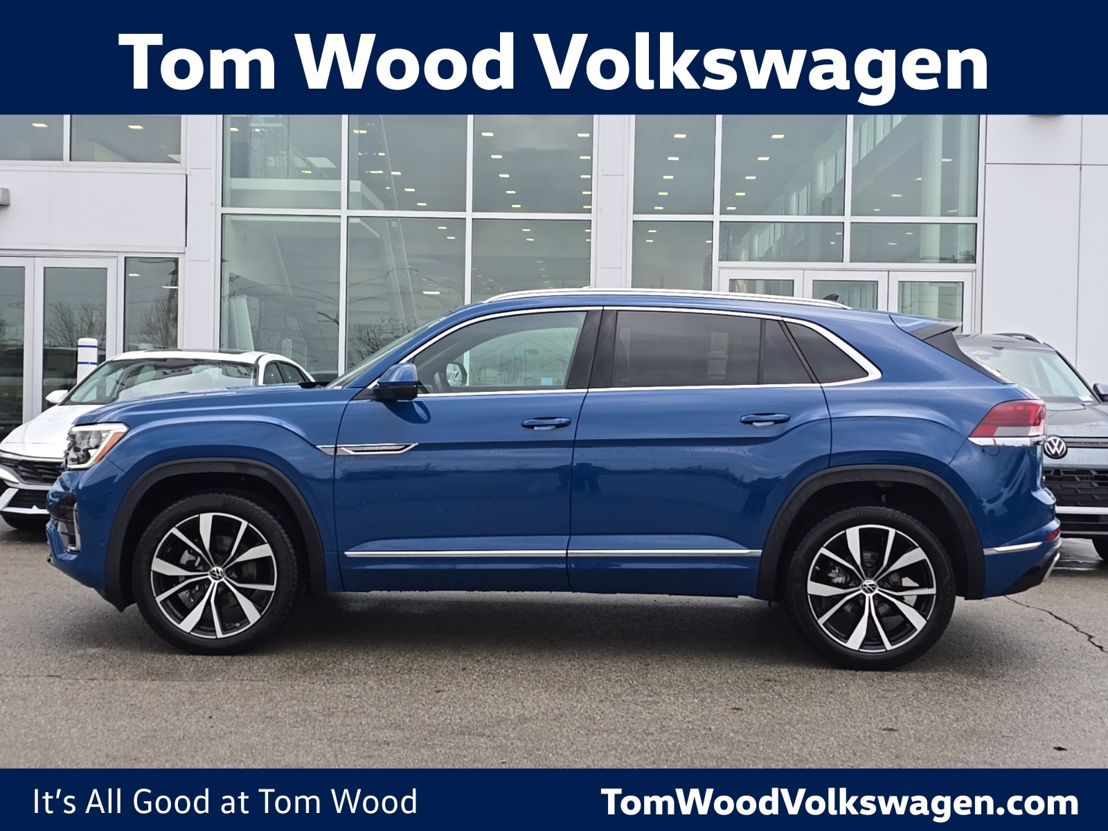 2025 Volkswagen Atlas Cross Sport SEL Premium R-LINE's photo