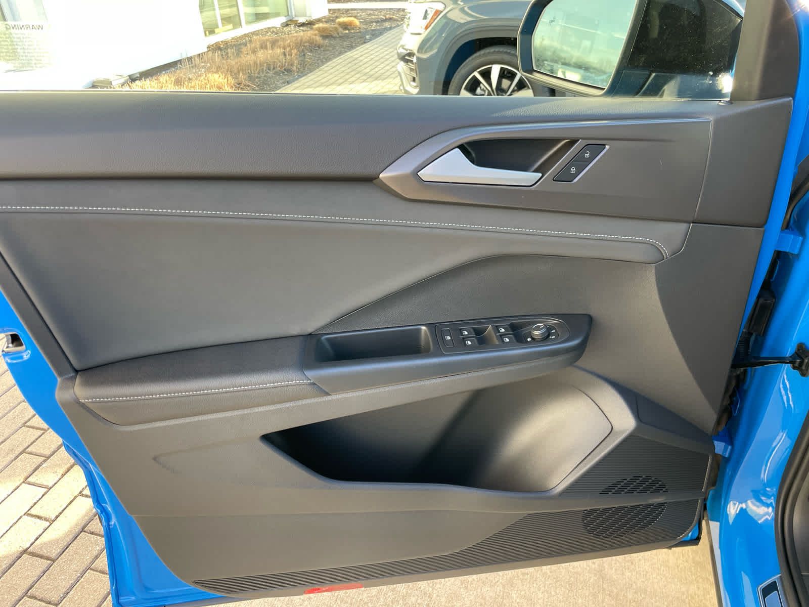 2026 Volkswagen Taos SE Black - Photo 6
