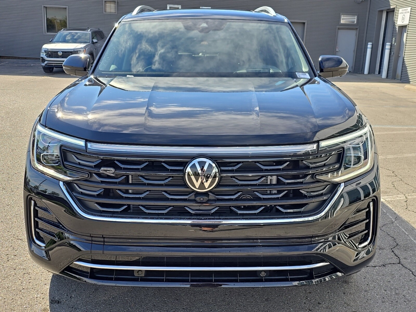 2026 Volkswagen Atlas SEL Premium R-Line photo 3