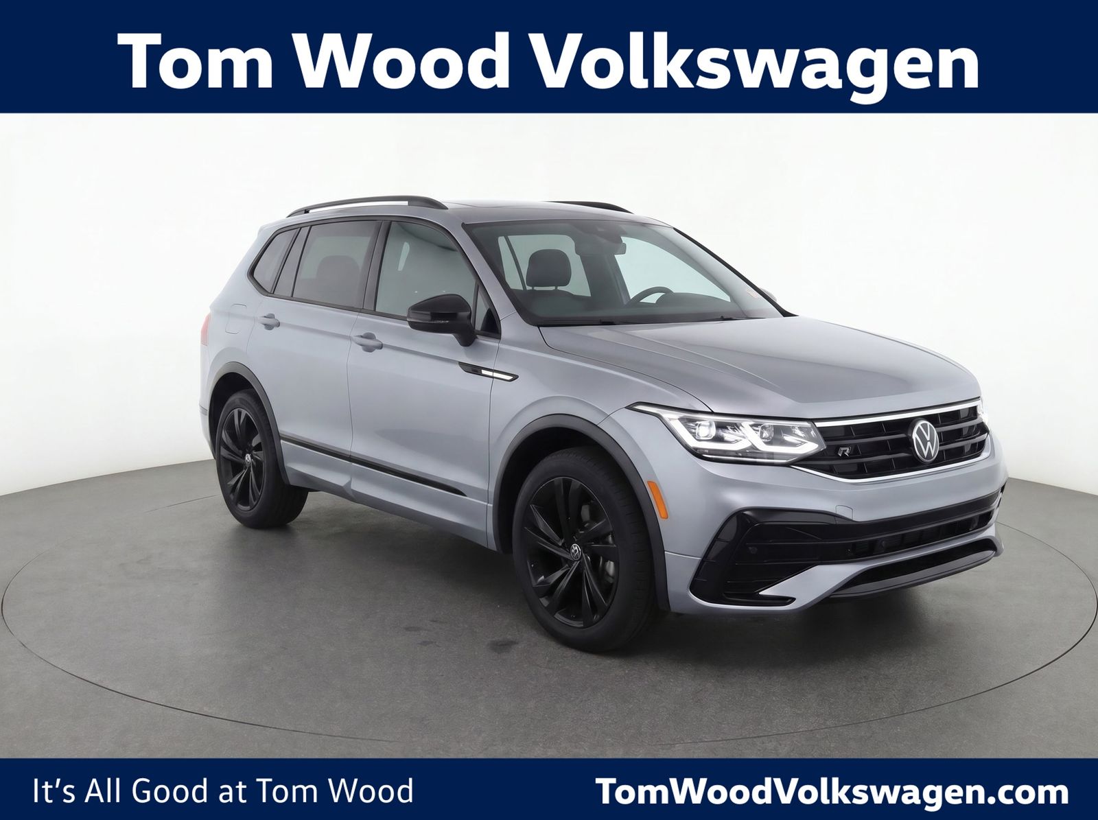 2023 Volkswagen Tiguan 2.0T SE R-Line Black's photo