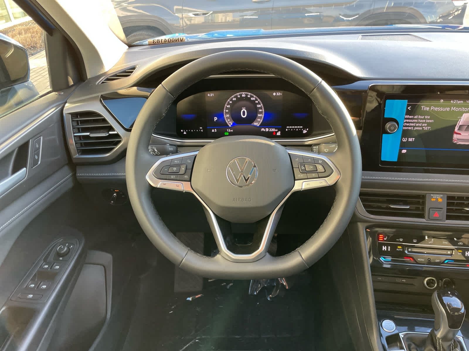 2026 Volkswagen Taos SE Black - Photo 30