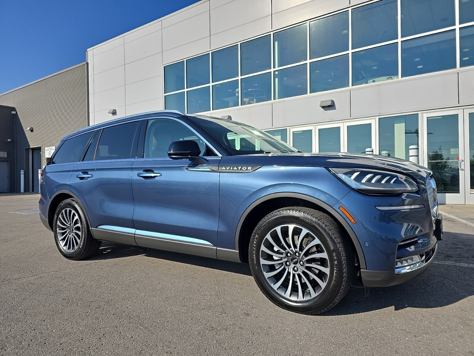 2020 Lincoln Aviator Reserve photo 2