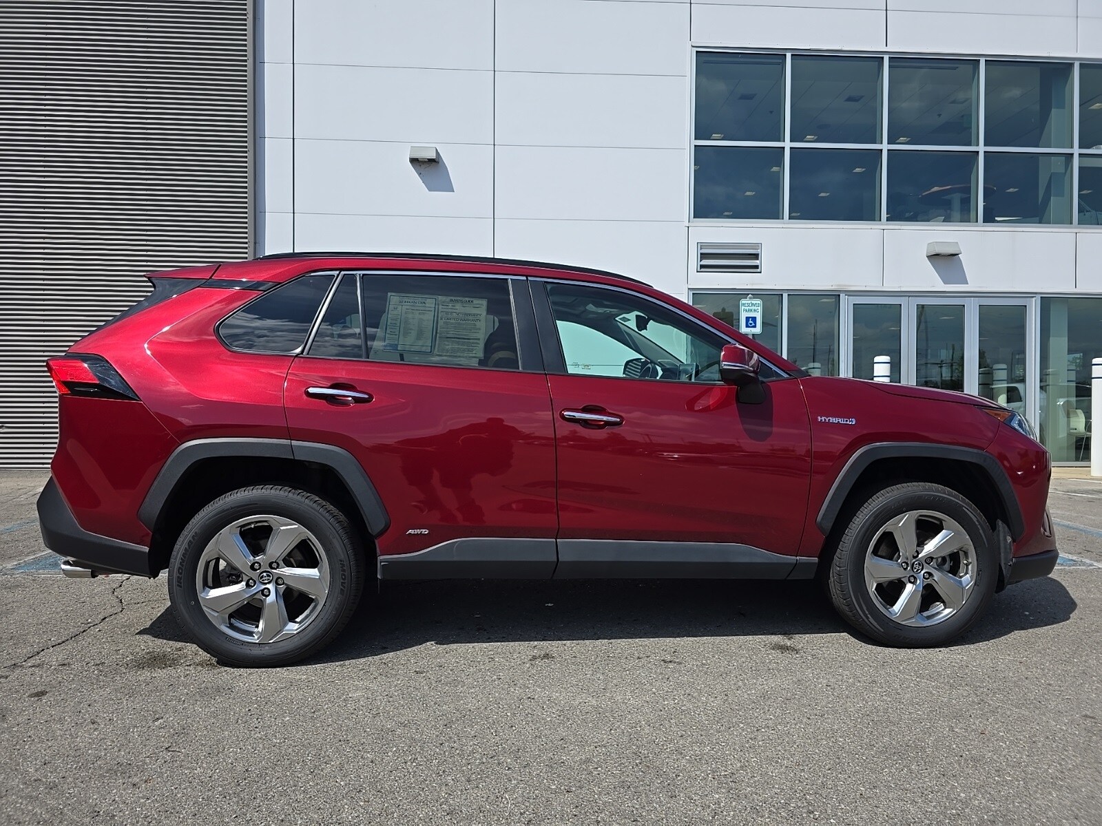 2019 Toyota RAV4 Hybrid Limited photo 2