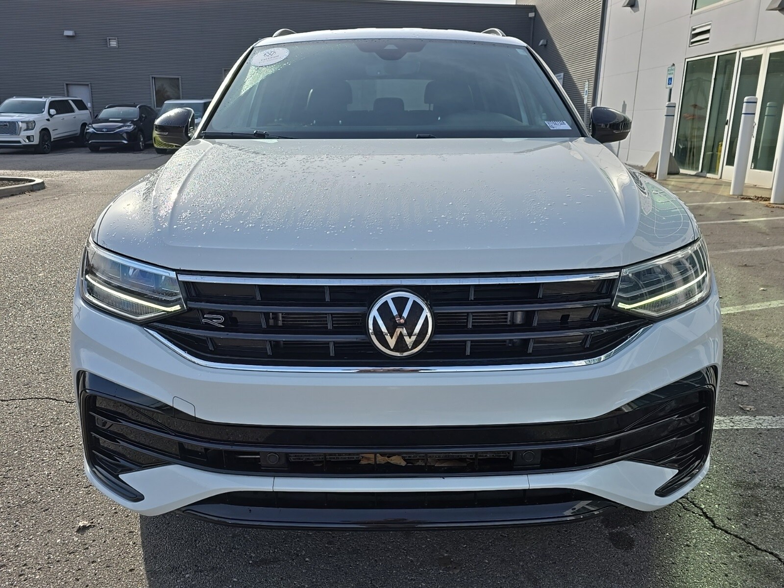 2022 Volkswagen Tiguan SE R-Line Black photo 4