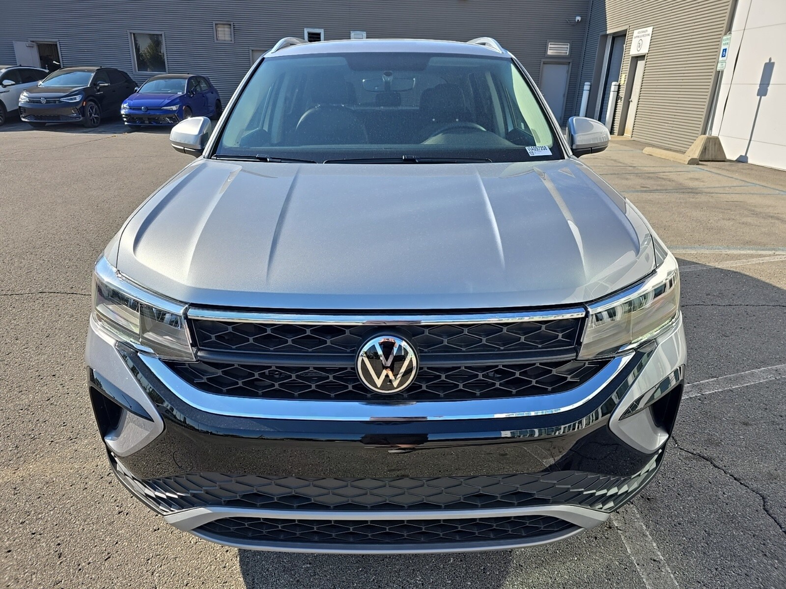 2022 Volkswagen Taos SE photo 4