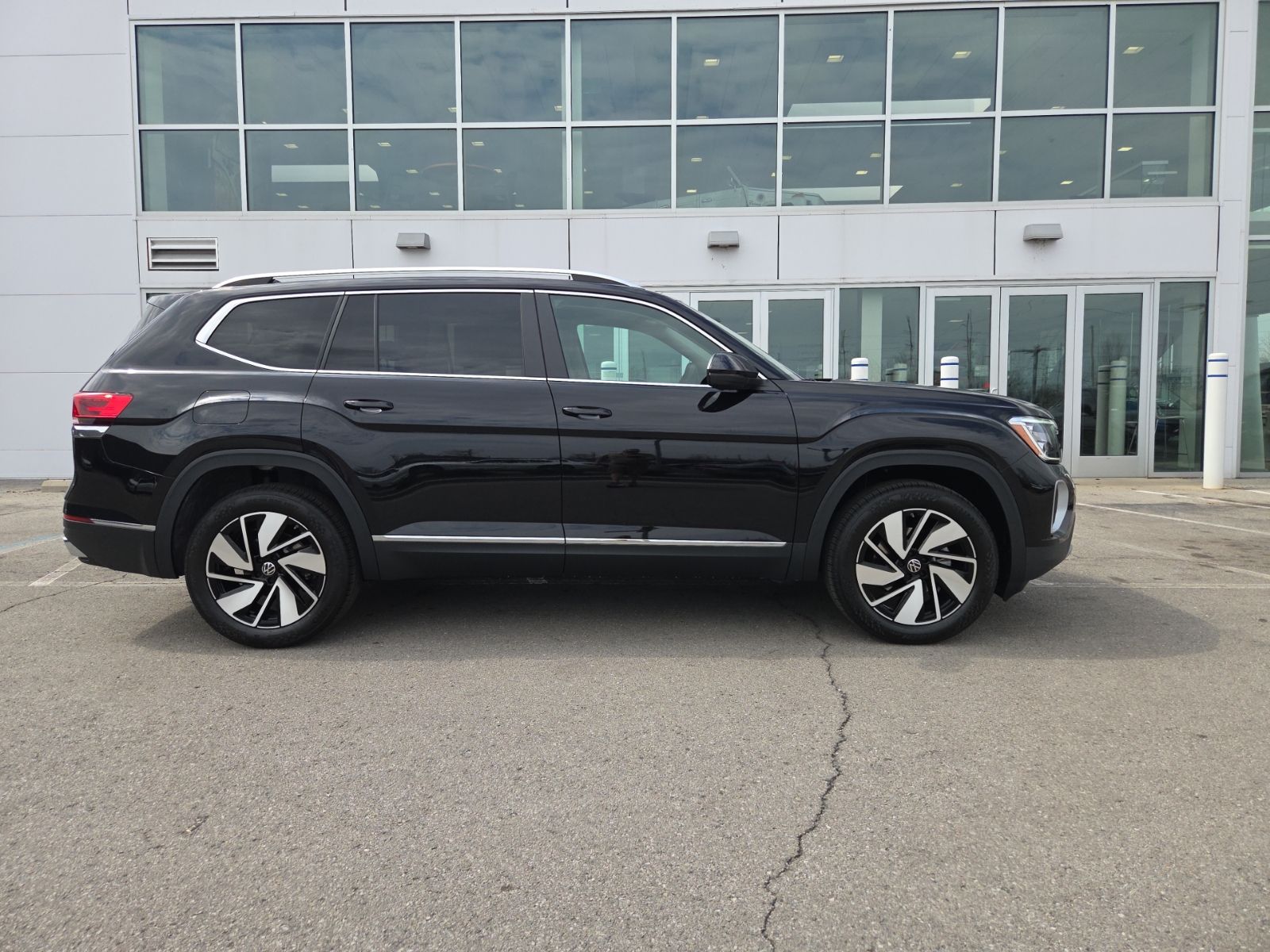 2026 Volkswagen Atlas SEL - Photo 2