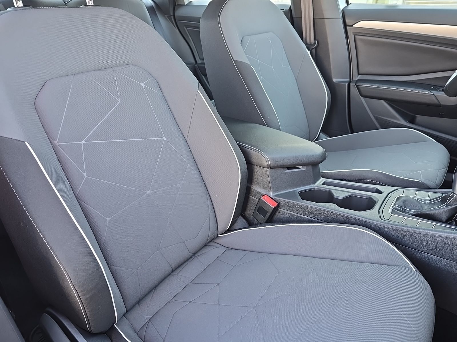 2026 Volkswagen Jetta Sport - Photo 17