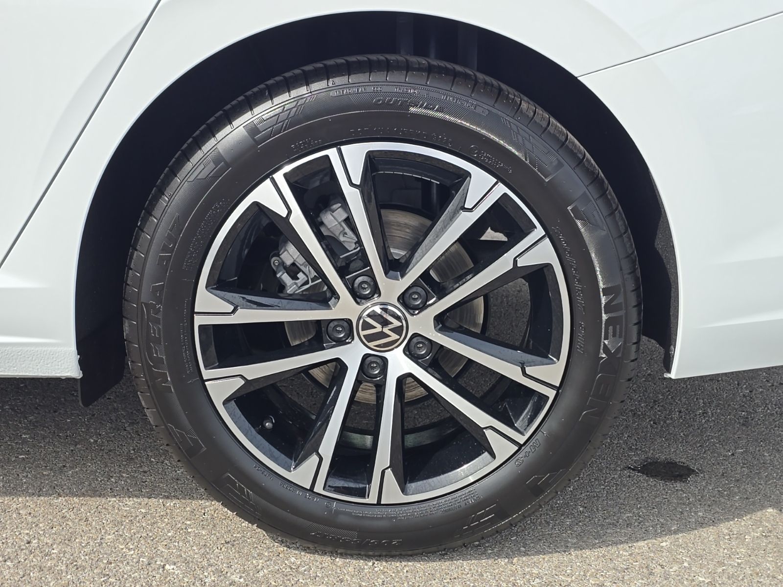 2026 Volkswagen Jetta Sport - Photo 14