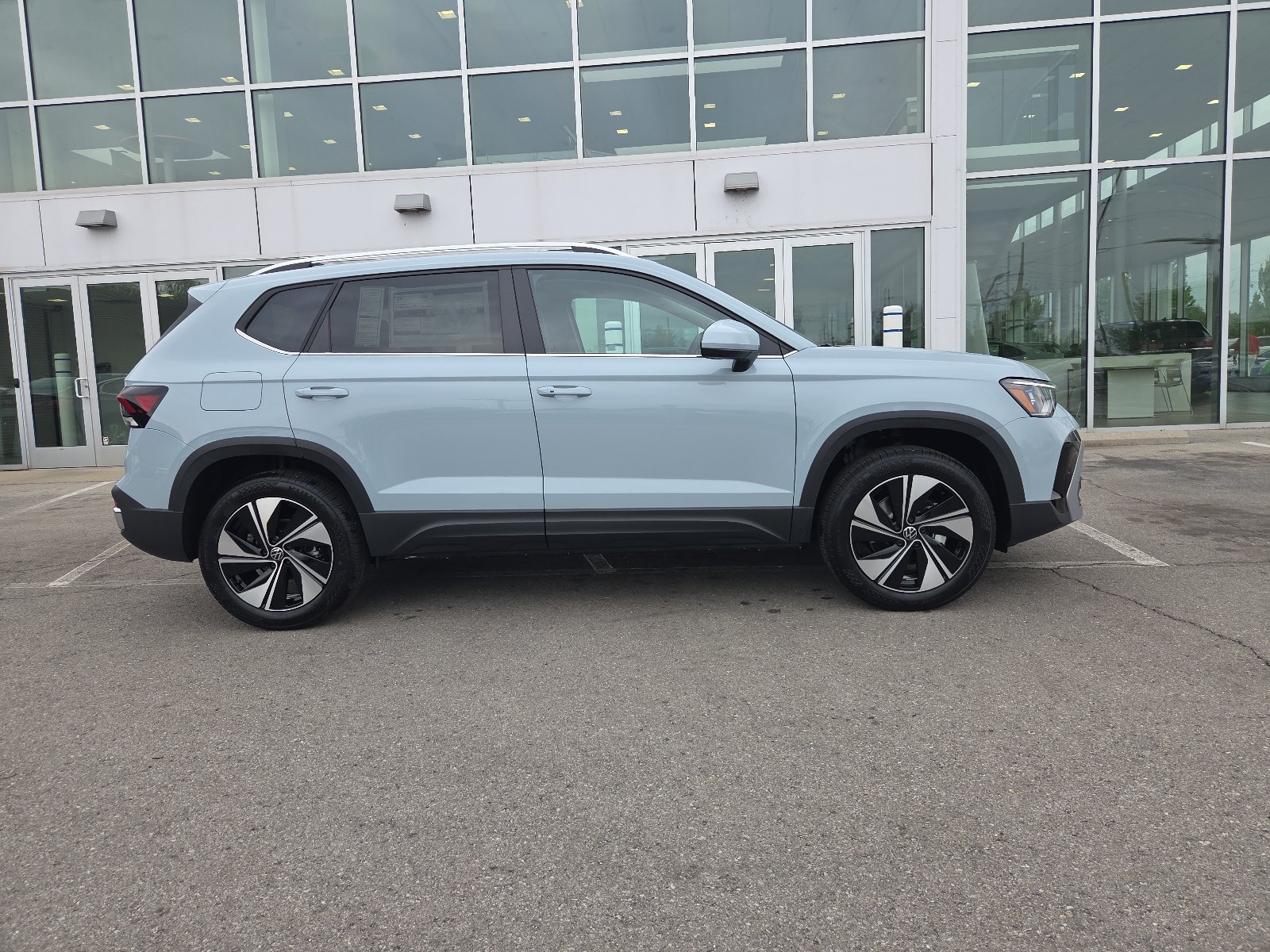 2026 Volkswagen Taos SE - Photo 3