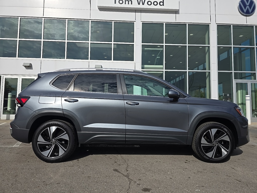 Certified 2025 Volkswagen Taos 1.5T SE SUV