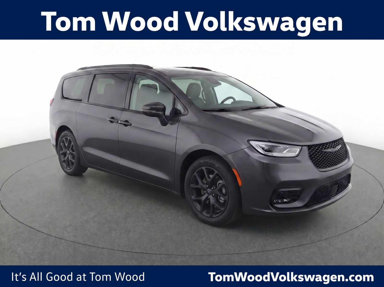 2021 Chrysler Pacifica Limited's photo