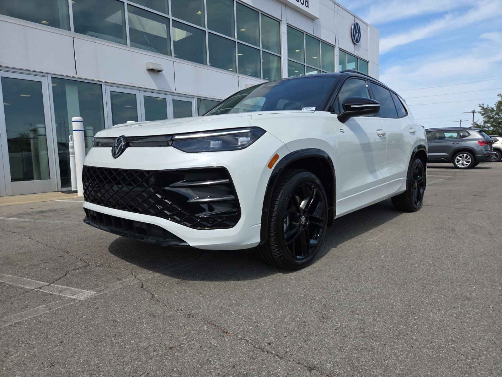 2026 Volkswagen Tiguan SE R-LINE BLACK - Photo 13
