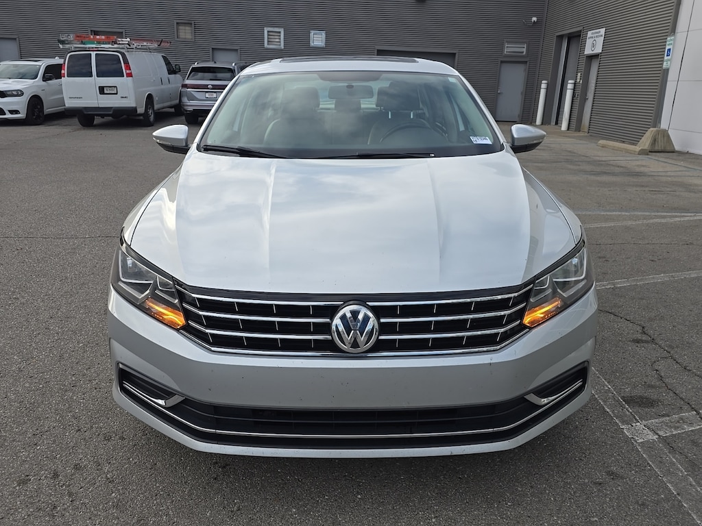 Used 2018 Volkswagen Passat 2.0T SE Sedan