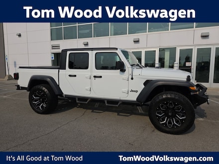 2020 Jeep Gladiator Sport Truck