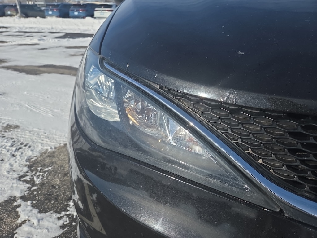 Used 2017 Chrysler Pacifica LX Minivan/Van