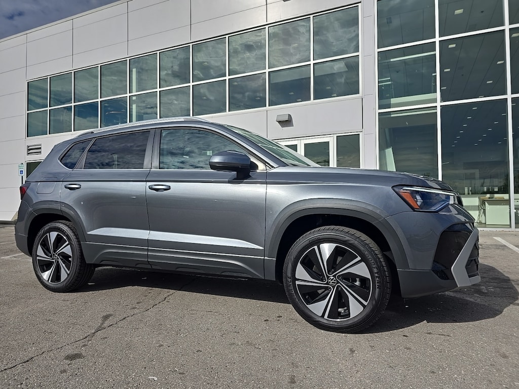 Certified 2025 Volkswagen Taos 1.5T SE SUV