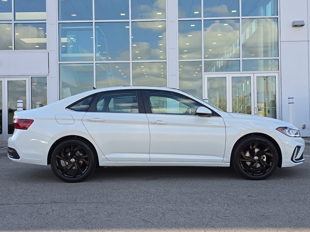 New 2026 Volkswagen Jetta 1.5T SE Sedan