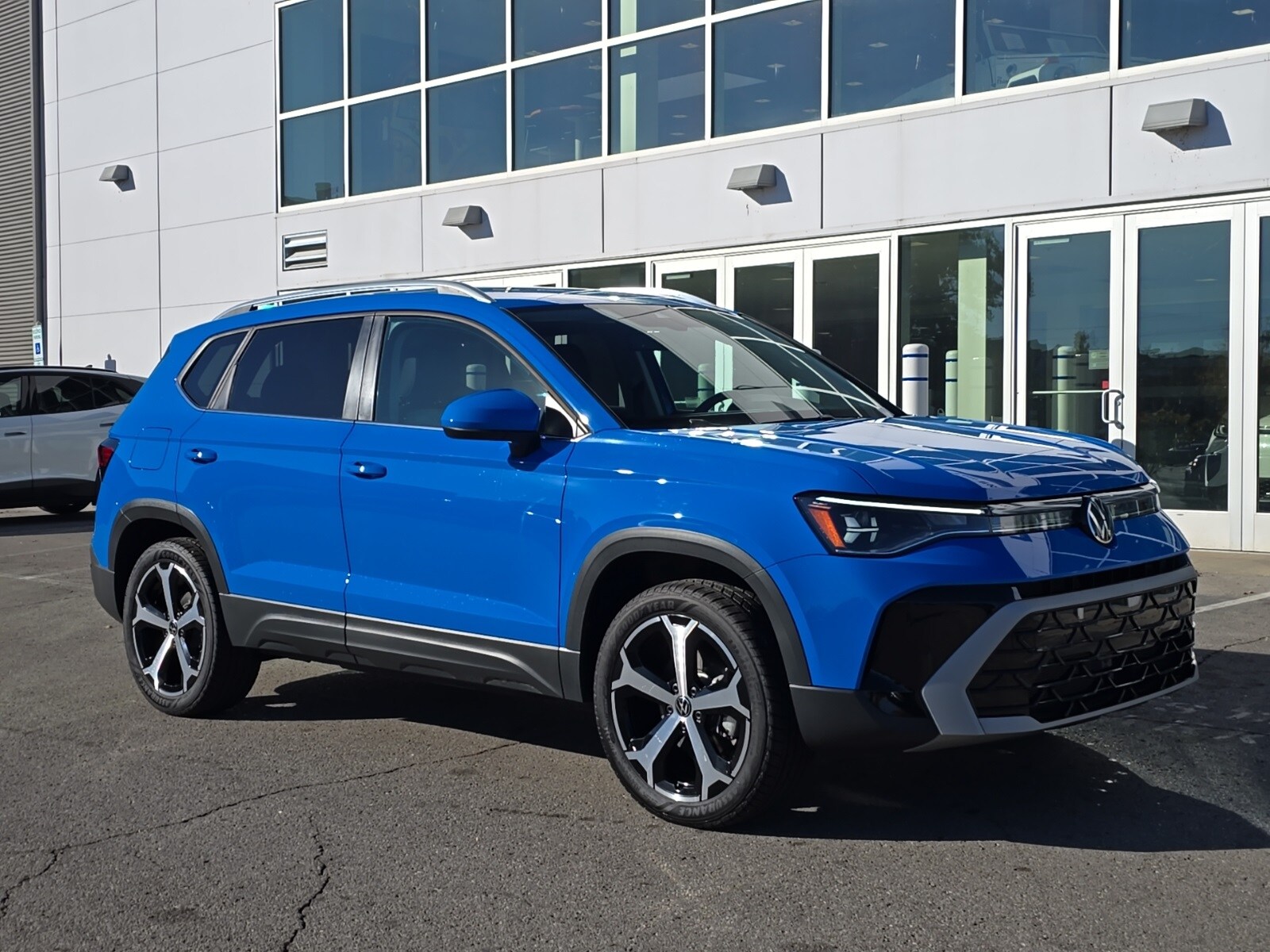 2025 Volkswagen Taos SEL photo 2