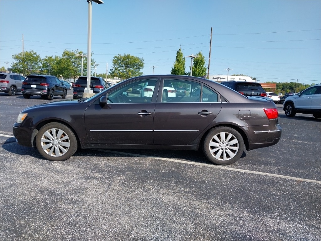 Used 2009 Hyundai Sonata LIMITED with VIN 5NPEU46C49H496830 for sale in Indianapolis, IN