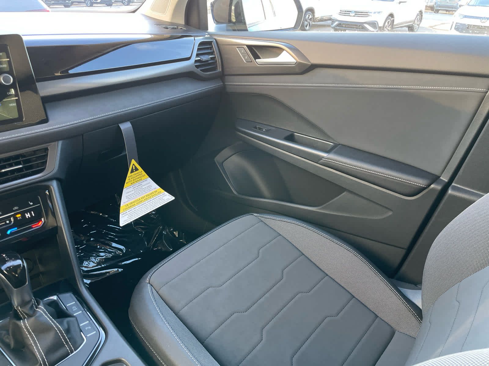 2026 Volkswagen Taos SE Black - Photo 41