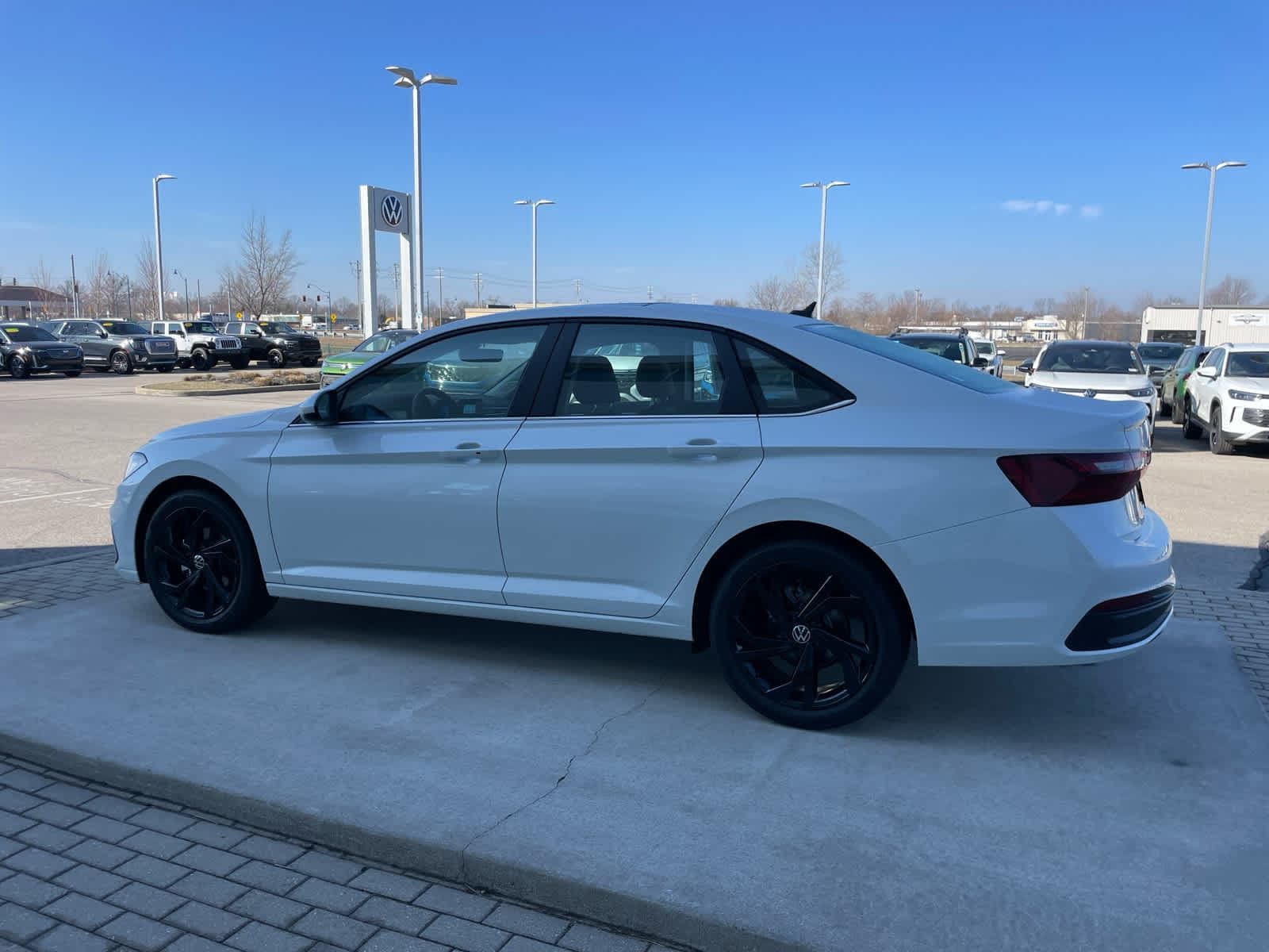 2026 Volkswagen Jetta SE - Photo 10