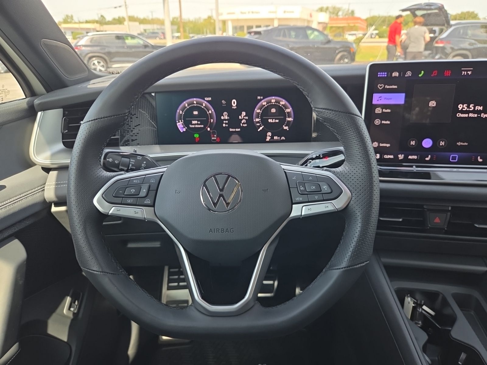 2026 Volkswagen Tiguan SE R-LINE BLACK - Photo 23