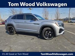 2025 Volkswagen Atlas Cross Sport 2.0T SEL R-Line Black SUV