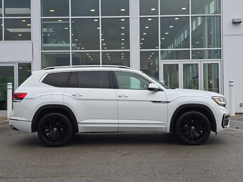 Certified 2022 Volkswagen Atlas 3.6L V6 SEL Premium R-Line SUV