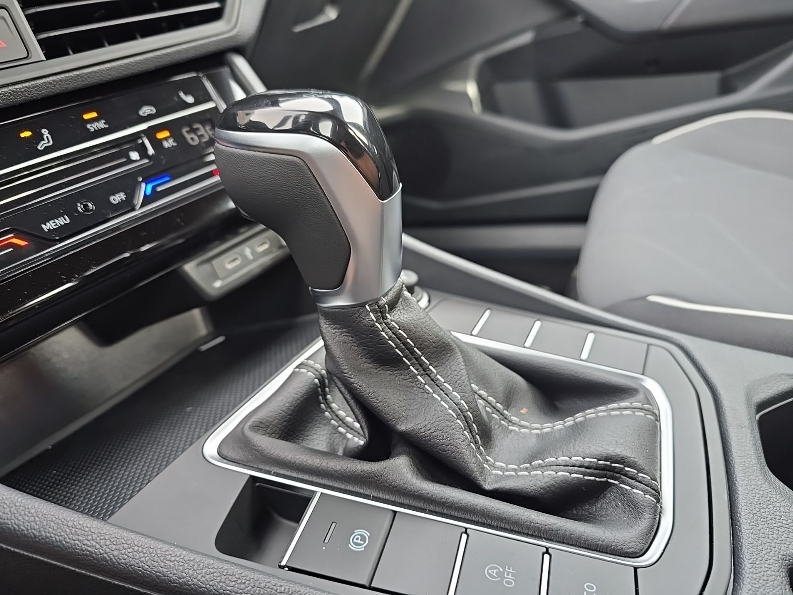 2026 Volkswagen Jetta Sport - Photo 25