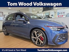 2025 Volkswagen Golf GTI 2.0T SE Hatchback