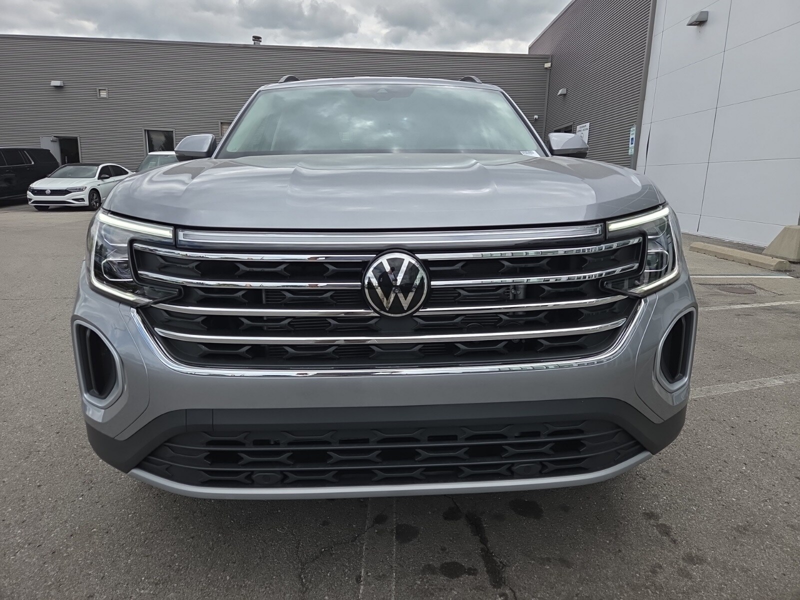 2026 Volkswagen Atlas SE photo 3