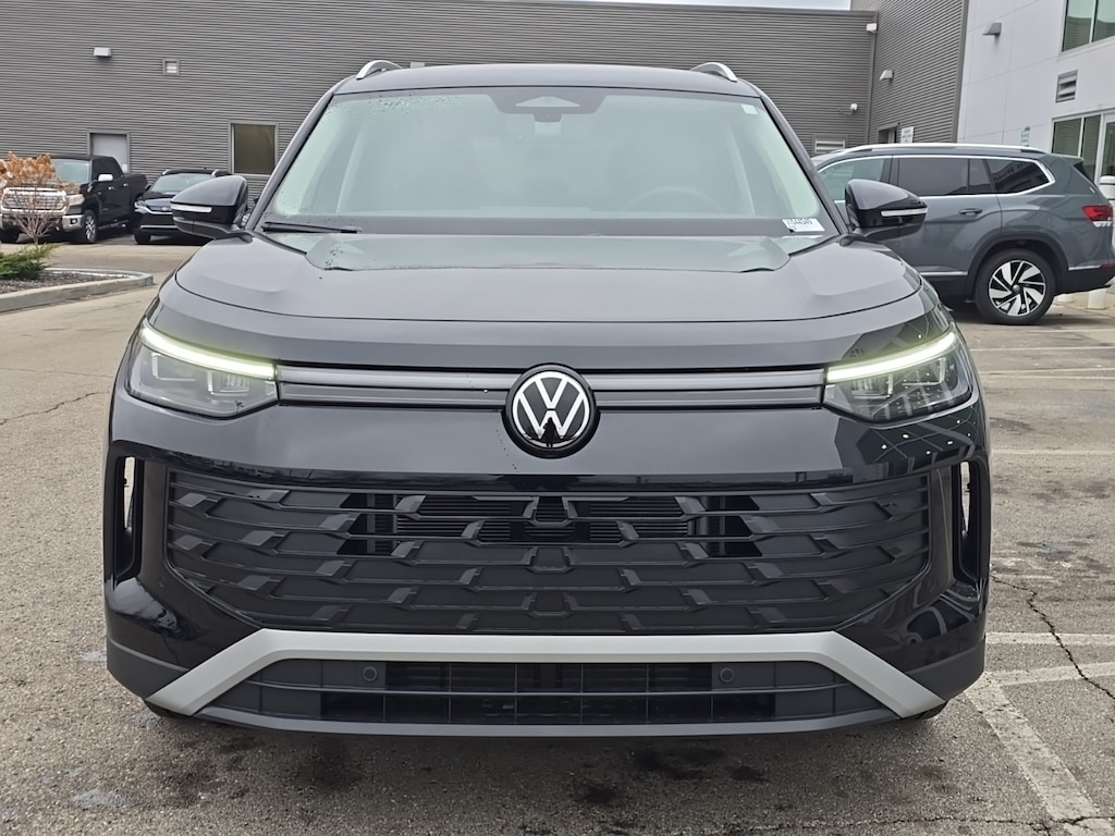 New 2026 Volkswagen Tiguan 2.0T SE SUV