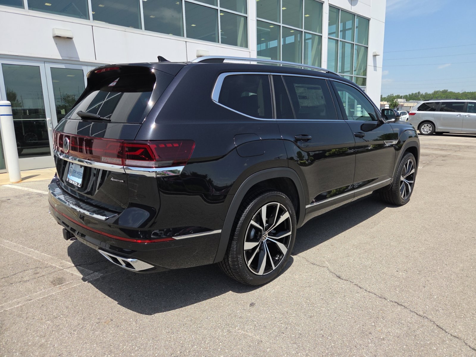 2026 Volkswagen Atlas SEL Premium R-Line - Photo 7