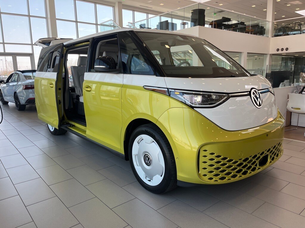 2025 Volkswagen ID. Buzz photo 2