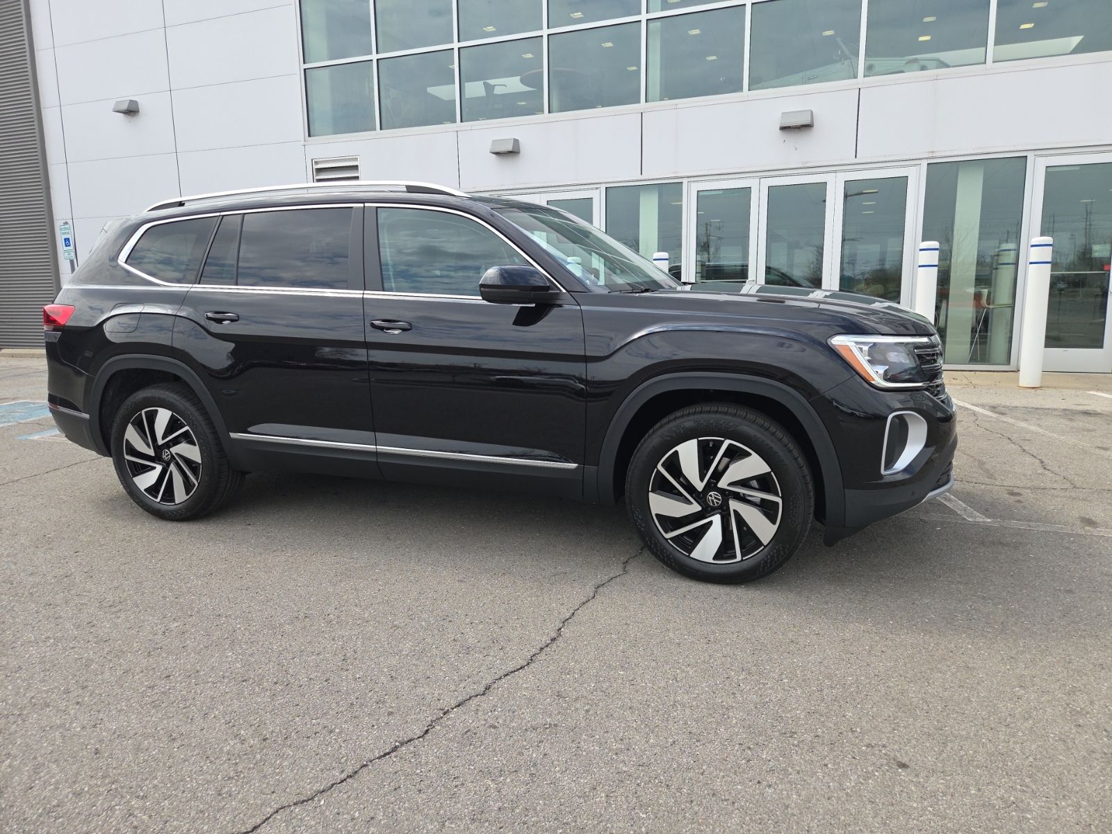 2026 Volkswagen Atlas SEL - Photo 3