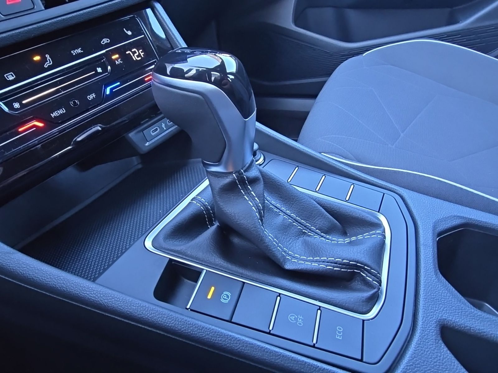 2026 Volkswagen Jetta Sport - Photo 23