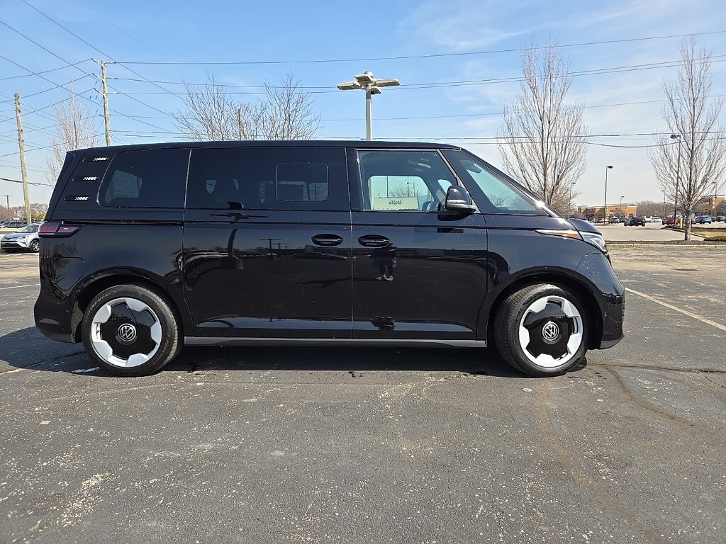 2025 Volkswagen ID. Buzz Pro S photo 3