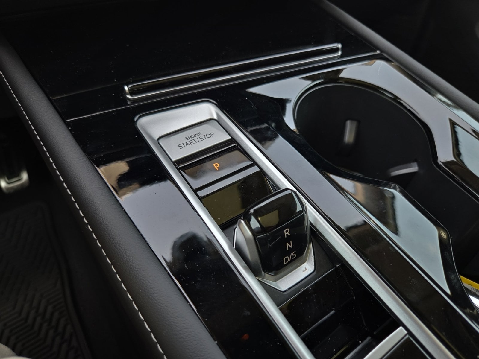 2026 Volkswagen Atlas SEL Premium R-Line - Photo 33