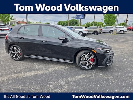 2025 Volkswagen Golf GTI 2.0T SE Hatchback