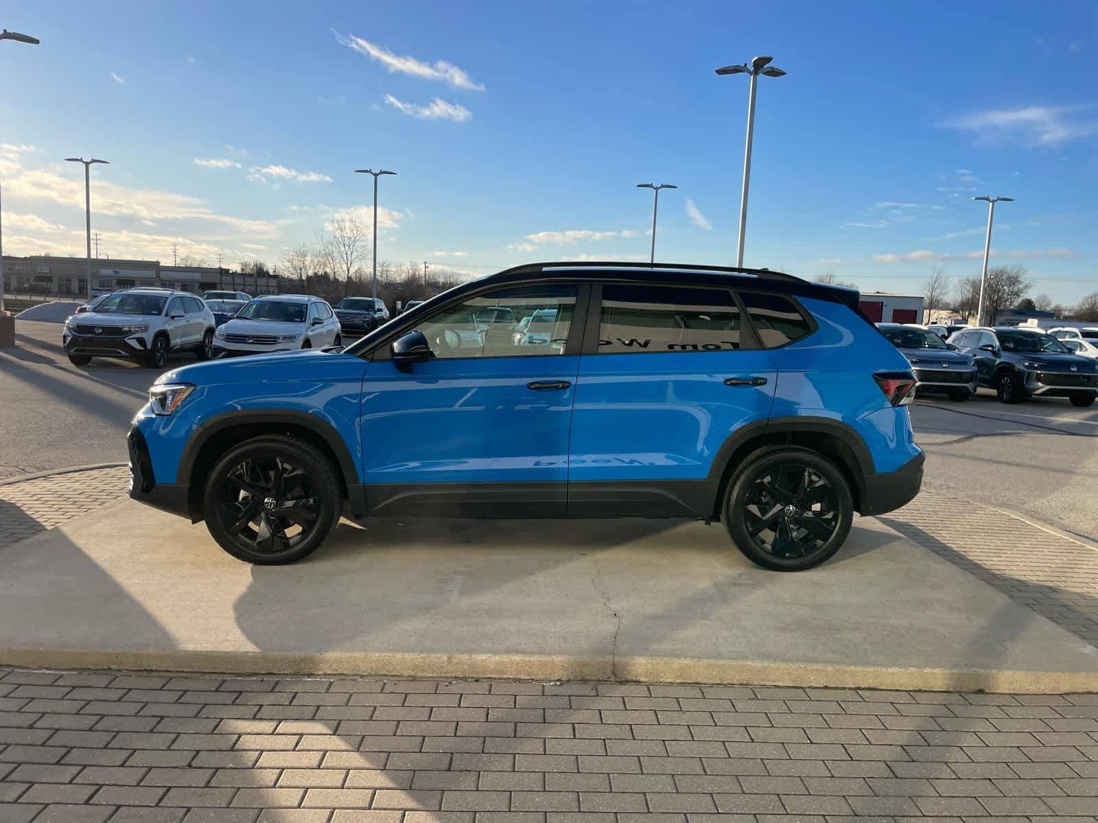 2026 Volkswagen Taos SE Black - Photo 17
