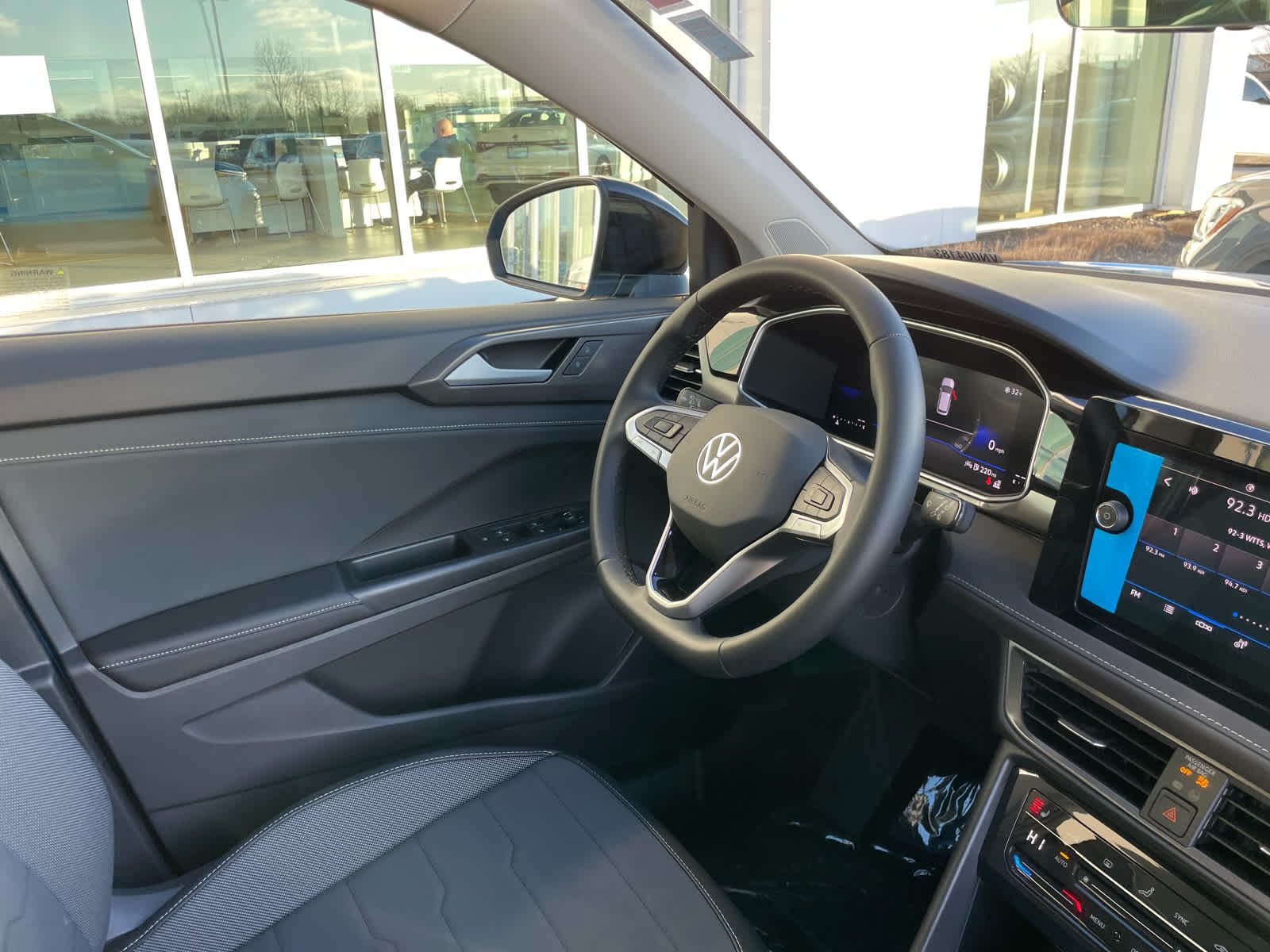 2026 Volkswagen Taos SE Black - Photo 63